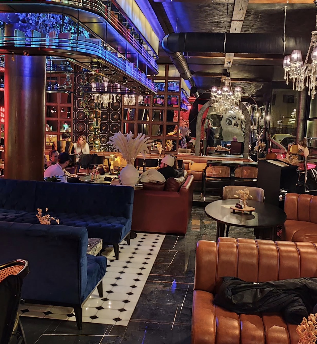 Charlie’s Restaurant & Bar: Lounge-Ambiente in Reutlingen