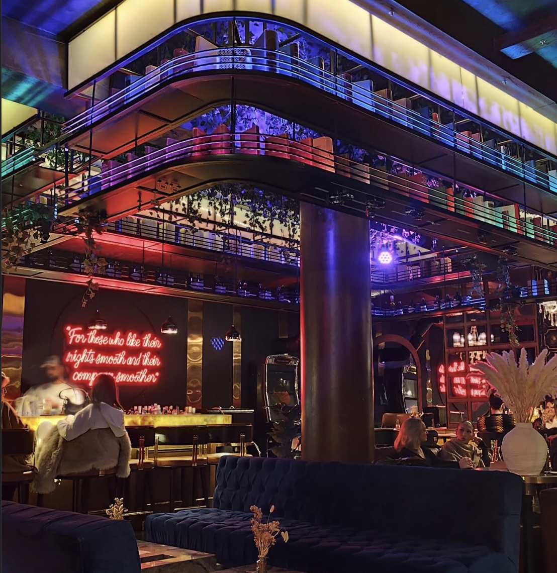 Charlie’s Restaurant & Bar: Lounge-Ambiente in Reutlingen